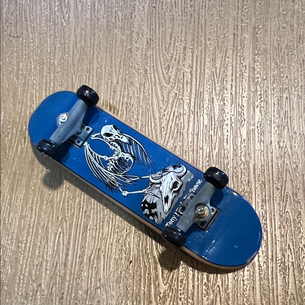 Rare Tech Deck Fingerboard- Tony Hawk Birdhouse - Skeleton Bird